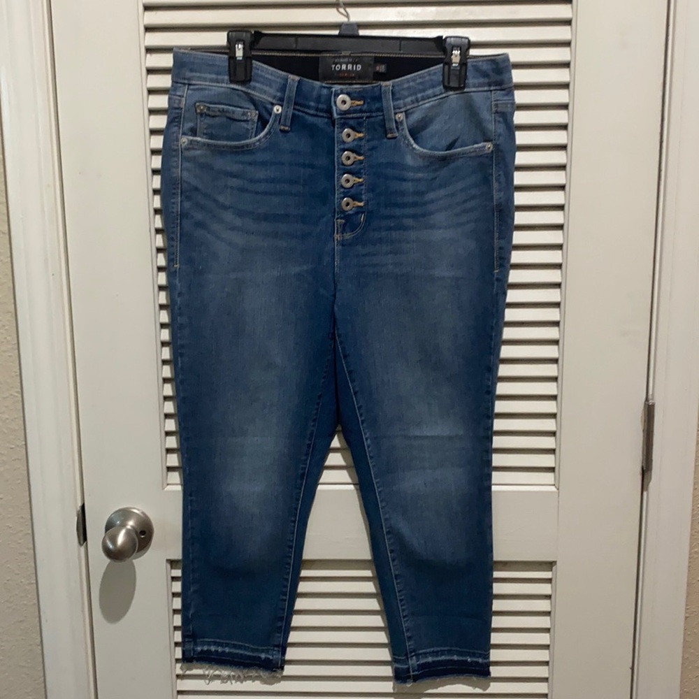 Torrid Premium crop Jean.  Size 14